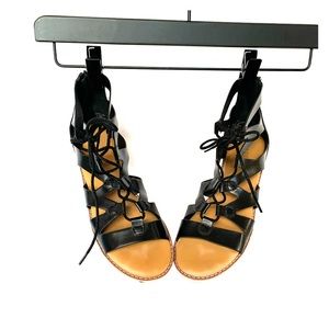 GREAT CONDITION WOMENS MADDEN GIRL SANDALS